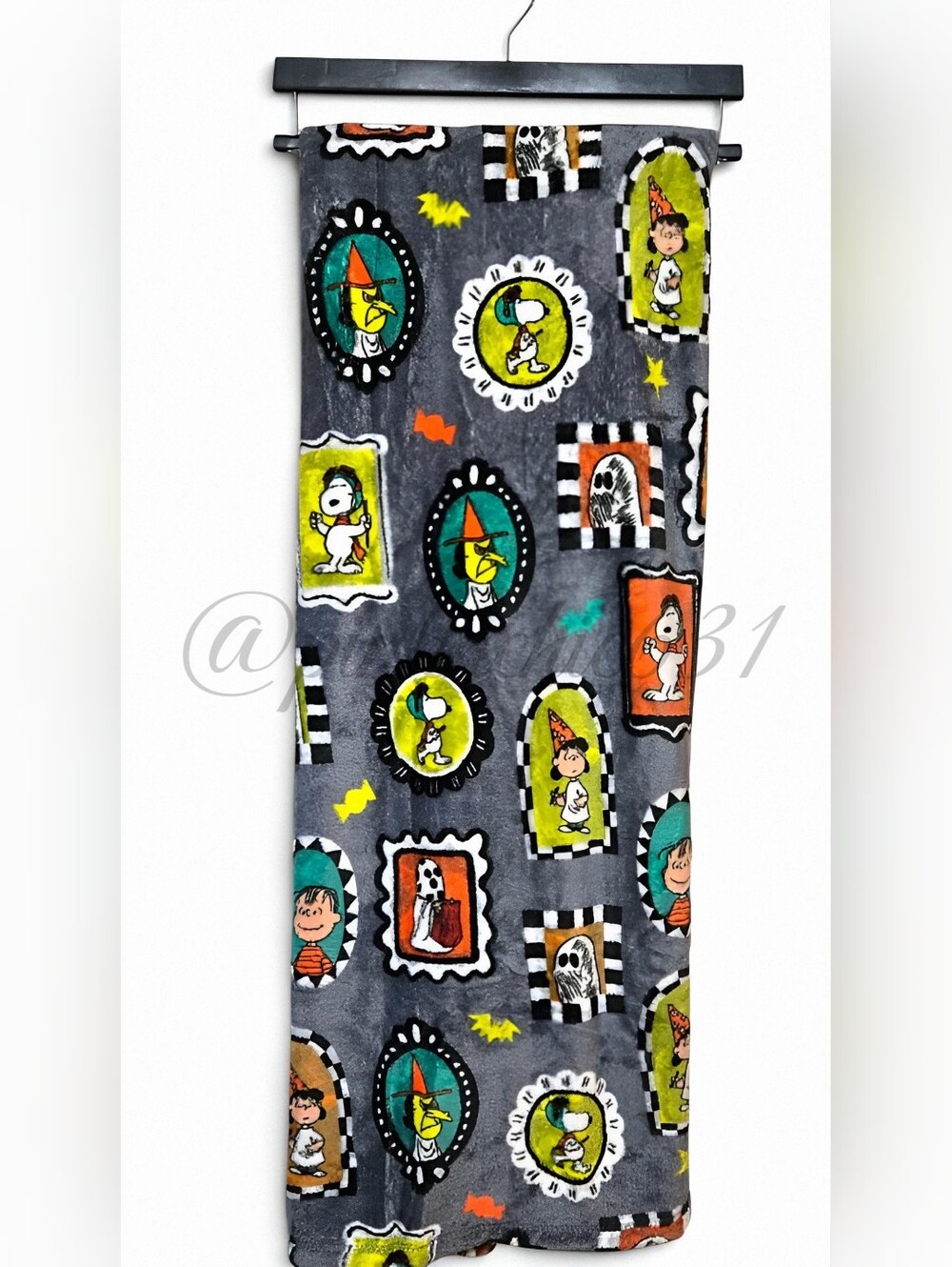 Peanuts Gang Snoopy Halloween Ghost Plush Throw Blanket